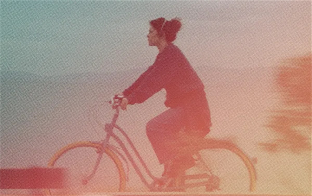 Μη Γελάτε Θα σας Δει ο Κόσμος