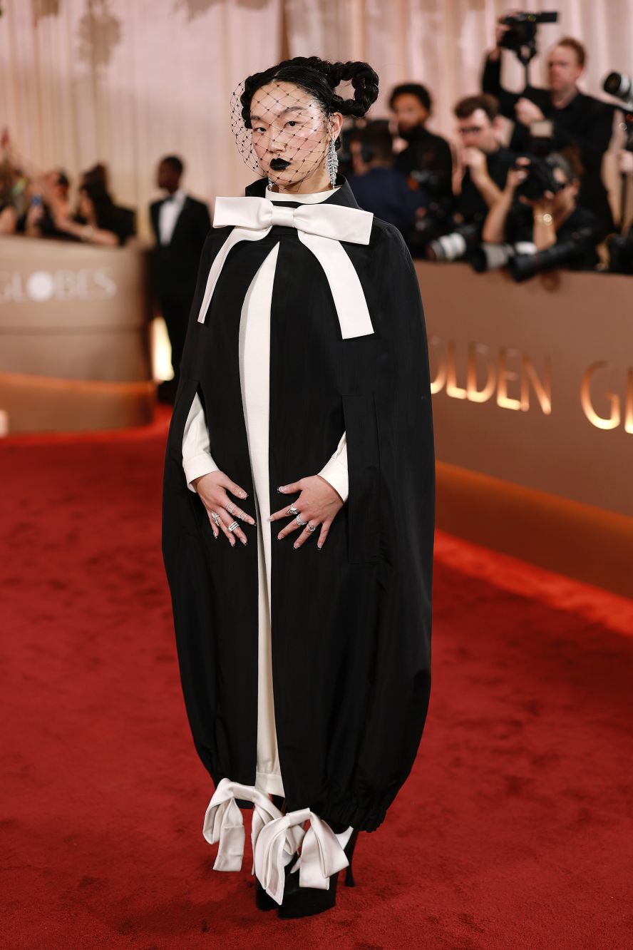 golden globes red carpet