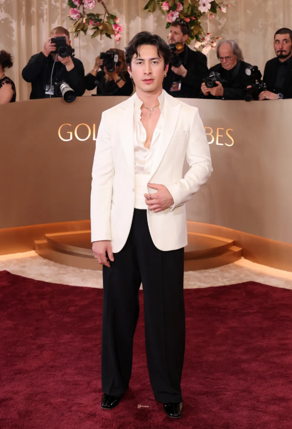 golden globes red carpet