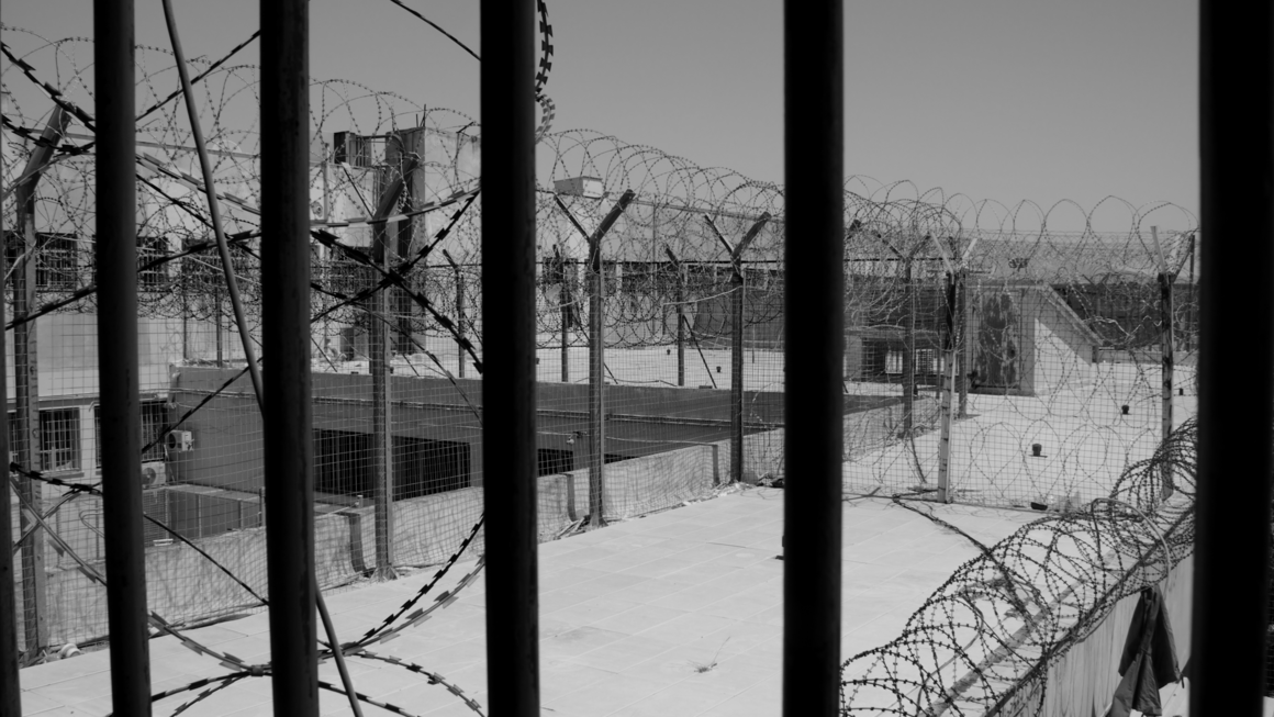 η νύχτα μυρίζει γιασεμί