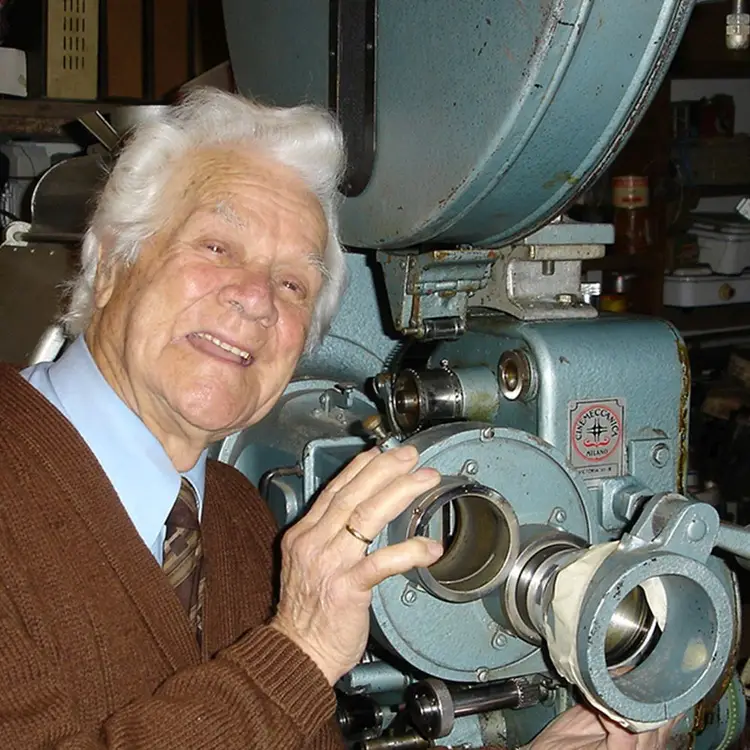 Ο Τελευταίος Μηχανικός Προβολής