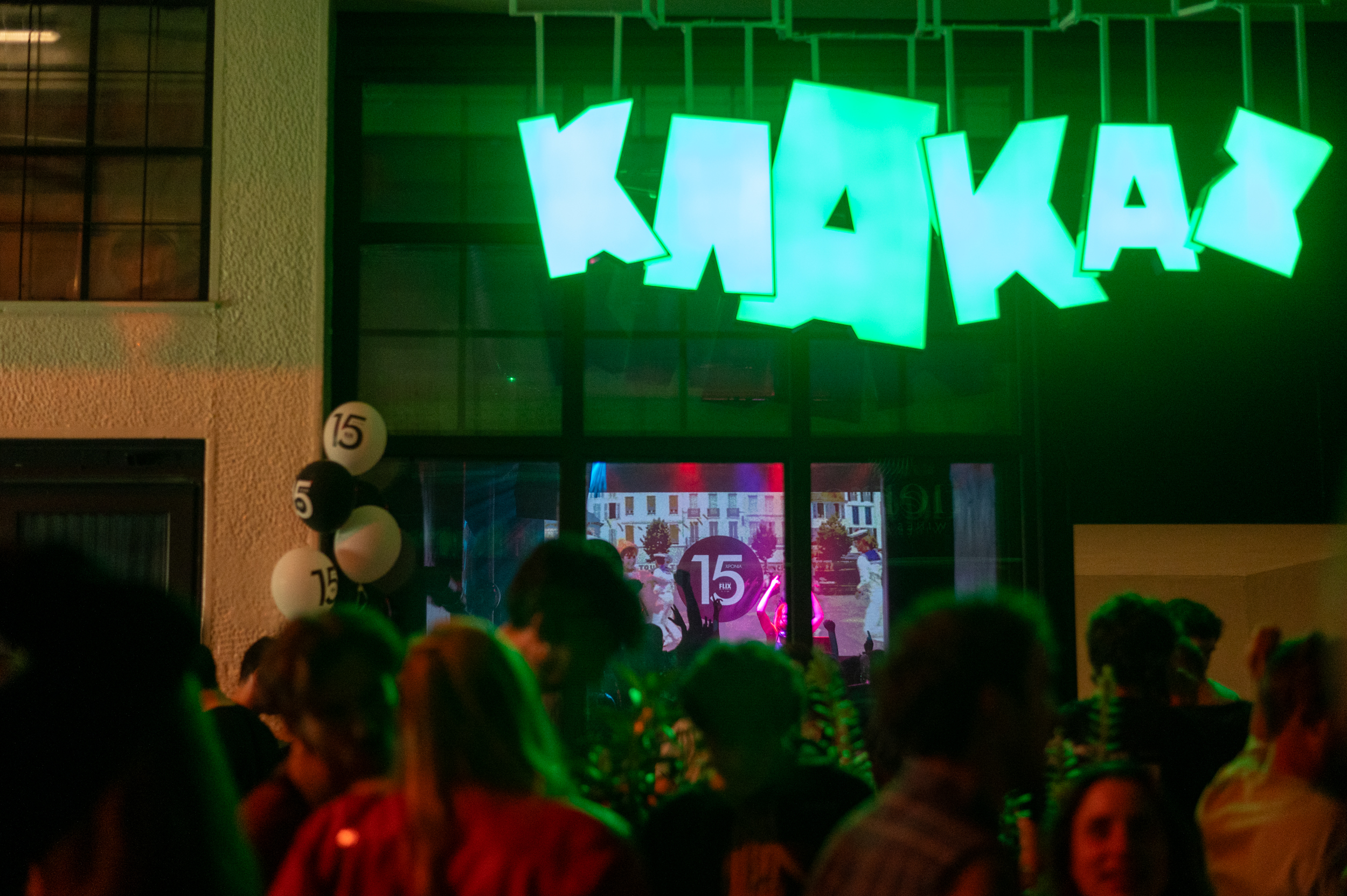 party geniko στεφ