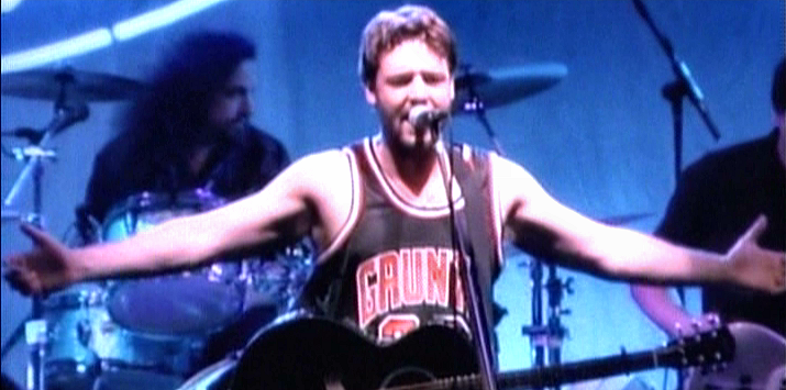 Russel Crowe live