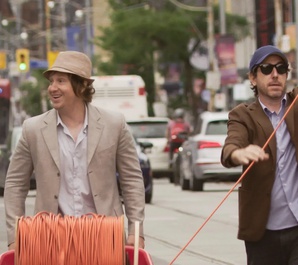 «Nirvanna the Band the Show the Movie»: Μια χαοτική υπενθύμιση πως το indie σινεμά δεν έχει πεθάνει