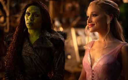 «Wicked: Μέρος Δεύτερο»: Η σκηνή που συνάντησε κλειστές πόρτες και το «σ’ αγαπώ» που τις άνοιξε