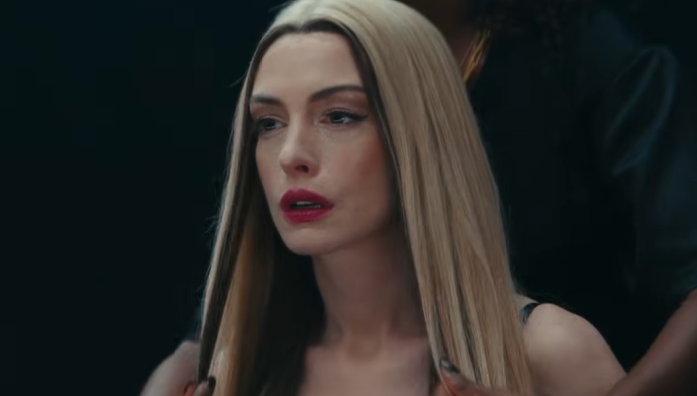 Τρέιλερ «Mother Mary»: Η Αν Χάθαγουεϊ είναι μια ποπ ντίβα που περνάει υπαρξιακή κρίση