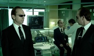 O Ντέιβιντ Γκόρντον Γκριν συνεχίζει το «Matrix» από εκεί που το άφησαν οι Γουατσόφσκι