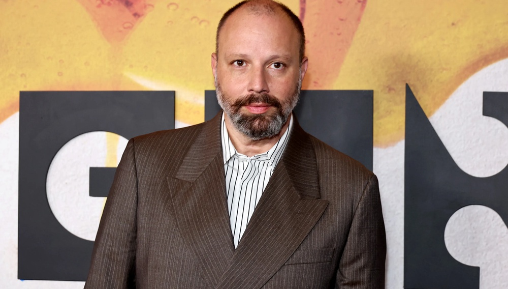 Ο Γιώργος Λάνθιμος φτάνει με... delivery μέχρι το Super Bowl