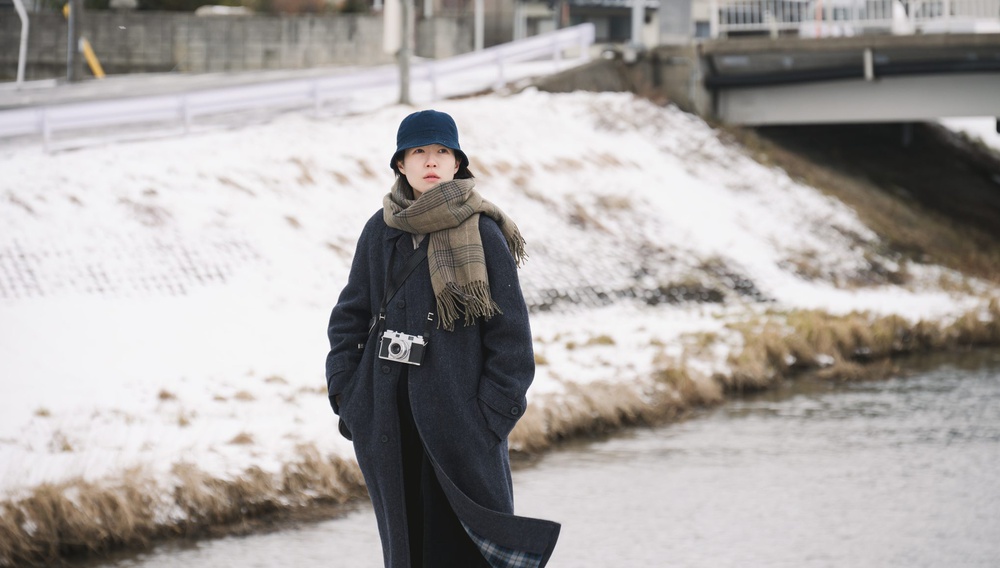 Δυο Εποχές, Δυο Ξένοι