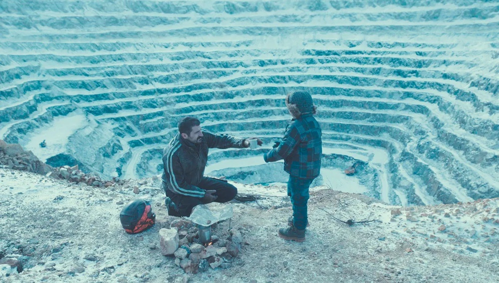 Τι βλέπουμε στο σπίτι την Κυριακή, 5 Απριλίου