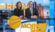 Στο «The Morning Show», η τηλεόραση κοιτάζει εμάς καθώς την κοιτάζουμε