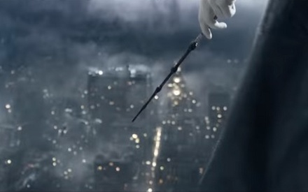 Εχουμε πόλεμο. Το τελευταίο τρέιλερ του «Fantastic Beasts: Crimes of Grindelwald» είναι και το πιο σκοτεινό