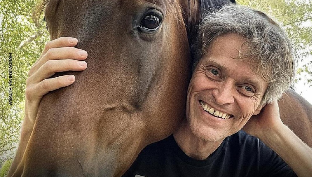 Ο Γουίλεμ Νταφόε είναι ένας αληθινός «gentleman farmer»