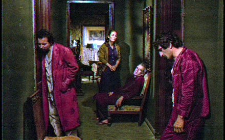 Ο Γιάννης Βεσλεμές «ηχοτροπεί» πάνω στους «Τεμπέληδες της Εύφορης Κοιλάδας»