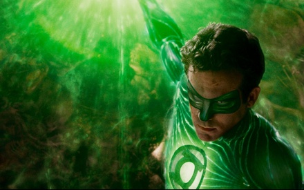 Green Lantern: Κάτι πράσινο έρχεται προς τα εδώ...