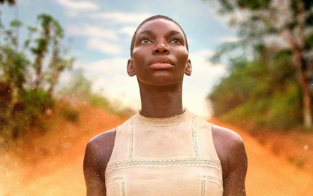«Black Earth Rising»: Υπάρχει χώρος στην τηλεόραση για μια σειρά για τα εγκλήματα πολέμου;