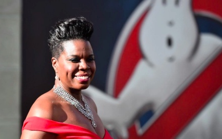 «Such a dick move!» Η Λέσλι Τζόουνς βρίσκει το νέο Ghostbusters «απίστευτα προσβλητικό»