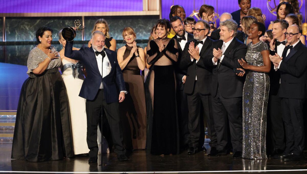 Emmys 2025: Θρίαμβος για το «The Studio» και το «Adolescence»