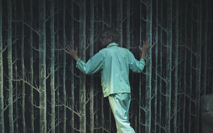 Μπείτε - με δική σας ευθύνη - στο σύμπαν του «Holy Motors»
