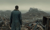 «Blade Runner 2049»: δείτε μία σκηνή του Ράιαν Γκόσλινγκ όλο μυστήριο, ατμόσφαιρα και προσδοκίες