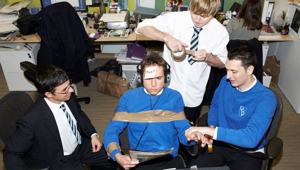 Οι «The Inbetweeners» επιστρέφουν: Το Netflix αναβιώνει τη θρυλική βρετανική κωμωδία