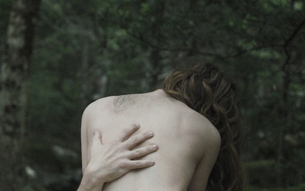 Το «Entwined» του Μίνωα Νικολακάκη κάνει παγκόσμια πρεμιέρα στο Φεστιβάλ του Τορόντο