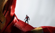 Ο «Ant-Man» παίζει με τους μεγάλους