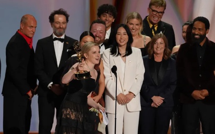 Emmys 2026: Αυτό είναι το ιστορικό ρεκόρ που κατέρριψε το «Widow’s Bay»