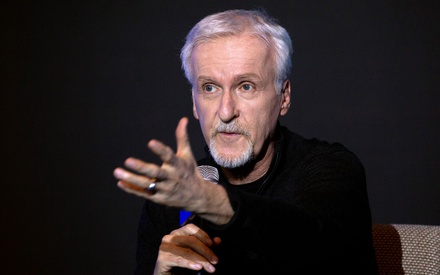 Τζέιμς Κάμερον: «Το ΑΙ είναι ένα μπλέντερ τέχνης, δεν θα παράξει ποτέ μια μοναδική εμπειρία ζωής»