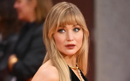 Τζένιφερ Λόρενς: «Στην πρώτη κυβέρνηση Τραμπ, ένιωθα σαν κότα που τρέχει με κομμένο κεφάλι»