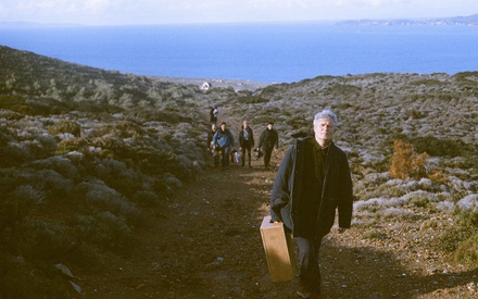 Νίκος Κορνήλιος: «Η χειμωνιάτικη θάλασσα υπενθυμίζει το εφήμερο. Kαι την ανάγκη να την ταξιδέψεις...»