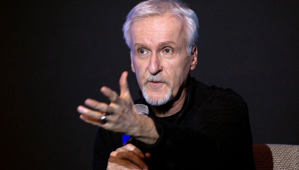 Τζέιμς Κάμερον: «Το ΑΙ είναι ένα μπλέντερ τέχνης, δεν θα παράξει ποτέ μια μοναδική εμπειρία ζωής»