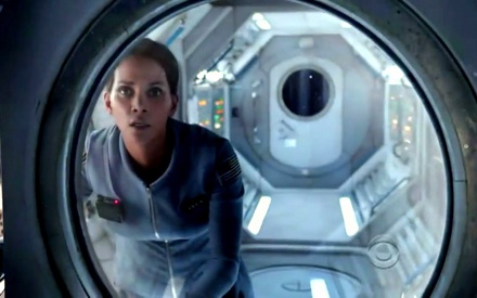 «Extant»: H Χάλι Μπέρι πάει στο διάστημα σε μια νέα σειρά από τον Στίβεν Σπίλμπεργκ