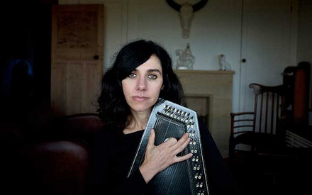 H άγνωστη Αγγλία της PJ Harvey!