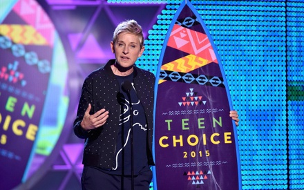 Teen Choice Awards 2015: Η Ελεν ΝτιΤζένερις και η σημασία του να είσαι διαφορετικός! 