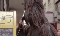 Ο παράξενος κύριος «Toni Erdmann», αυτοπροσώπως, βολτάρει στην Αθήνα