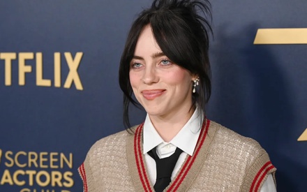 Η Μπίλι Αιλις γίνεται η Εστερ Γκρίνγουντ στη νέα μεταφορά του «The Bell Jar»