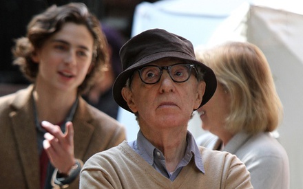 Ο Τίμοθι Σαλαμέ υποχρεώθηκε από τον ατζέντη του να κρατήσει αποστάσεις από τον Γούντι Αλεν