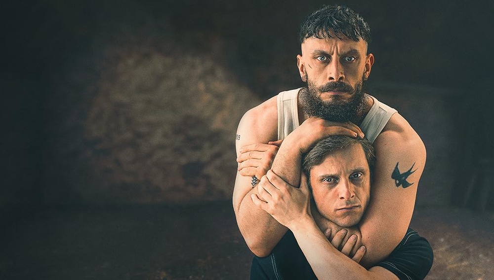 Το «Half Man» προσπαθεί να δώσει τη δική του απάντηση στο τι σημαίνει να είσαι άντρας στον 21ο αιώνα