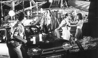 20 χρόνια μετά, ο Ρένος Χαραλαμπίδης παρουσιάζει το «No Budget Story», όπως το είχε ονειρευτεί!
