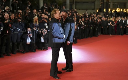 Κάννες 2025 | Το Flix στην επίσημη πρεμιέρα του «Bono: Stories of Surrender»