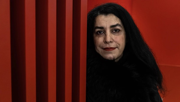 Αντίο στη Μαρζάν Σατραπί, την ανυπότακτη φωνή πίσω από το «Persepolis»