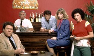 To «Cheers» είναι η σειρά που δεν βαριέσαι ποτέ να βλέπεις