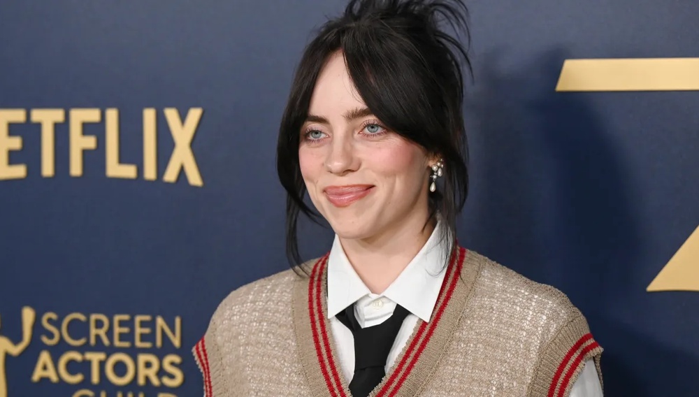 Η Μπίλι Αιλις γίνεται η Εστερ Γκρίνγουντ στη νέα μεταφορά του «The Bell Jar»