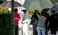 Ετσι μοιάζει ο Τζουντ Λο ως «Young Pope» στη φιλόδοξη τηλεοπτική σειρά του Πάολο Σορεντίνο