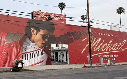 To «Michael» είναι ο βασιλιάς του box office