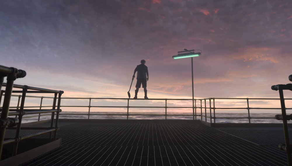 Η νέα ταινία των Τομ Κρουζ και Αλεχάντρο Γκονζάλες Ινιάριτου έχει τίτλο, αφίσα, teaser και ημερομηνία κυκλοφορίας