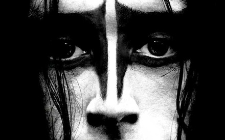 «Lord of Chaos»: ο Ρόρι Κάλκιν πρωταγωνιστεί σε μία death metal αληθινή ιστορία