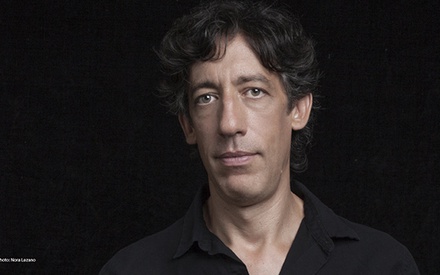 Πού τελειώνει ο μύθος και πού αρχίζει η πραγματικότητα; Ο Αργεντίνος συγγραφέας Μαριάνο Πενσότι έχει την απάντηση