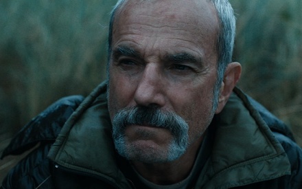 «Anemone»: Η κινηματογραφική επιστροφή του Ντάνιελ Ντέι-Λούις απέκτησε το πρώτο της τρέιλερ